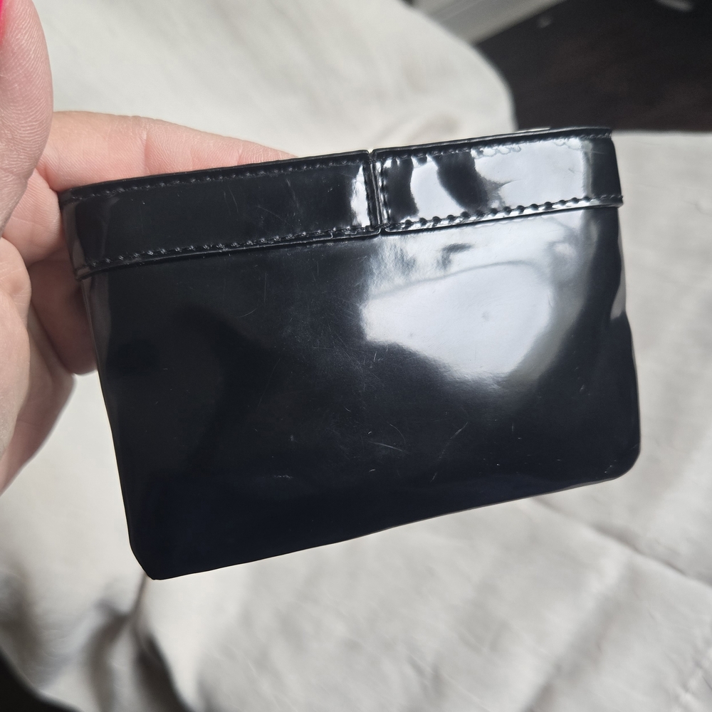 Kate Spade New York Patent Leather Zip Wallet or Key Ring Holder - Picture 2 of 9